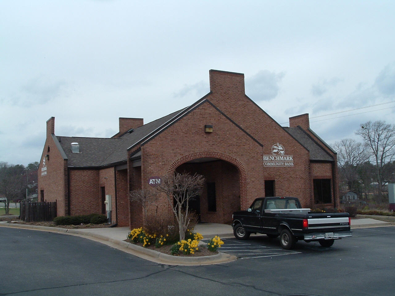 Benchmark Community Bank building in Chase City, Virginia